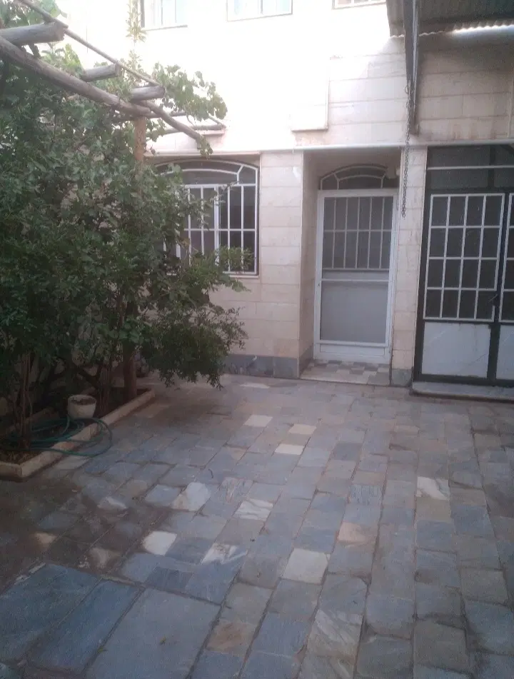 رهن واجاره یه طبقه مسکونی