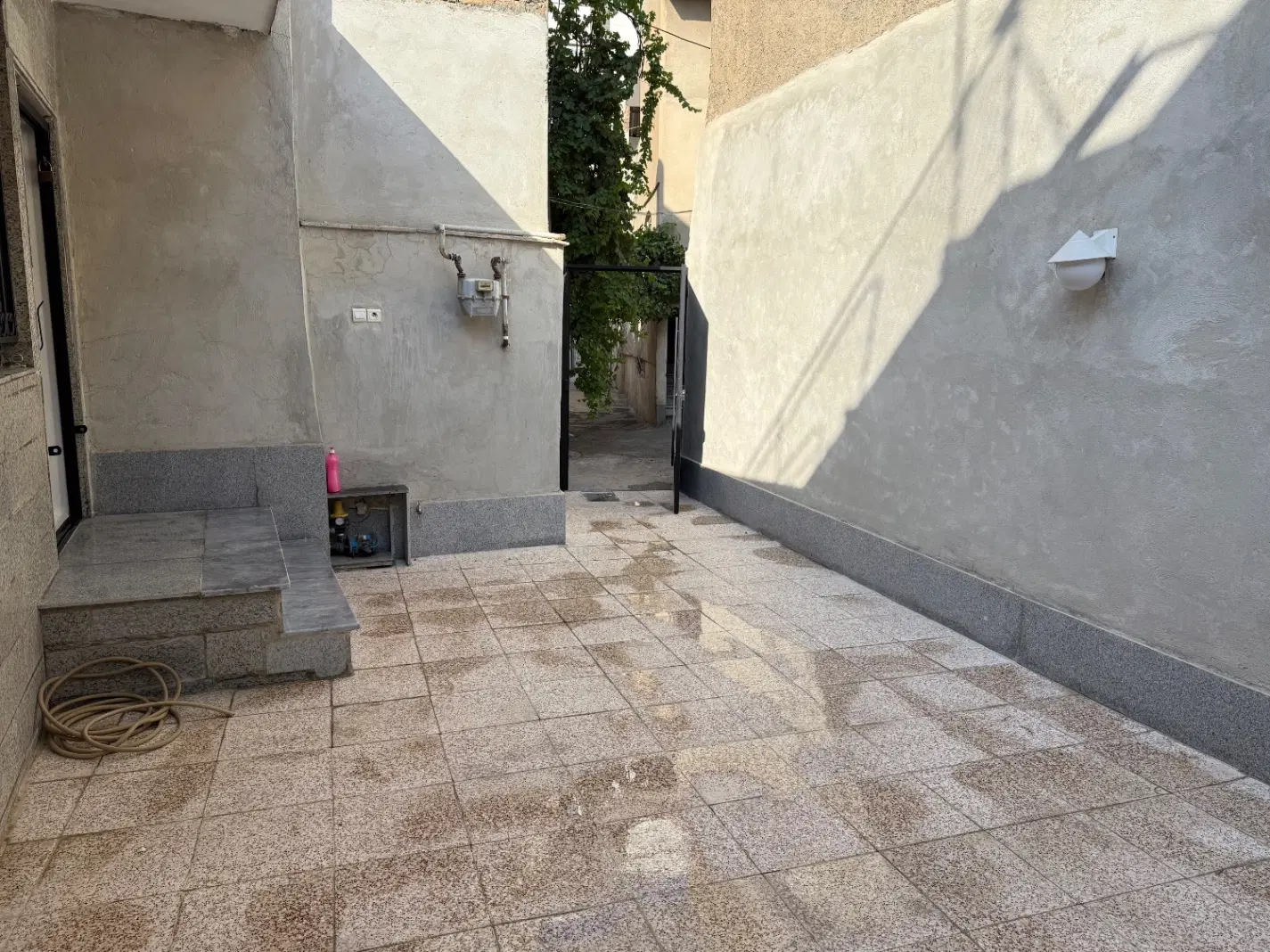 ویلایی نوسازی شده ۱۱۰ متری