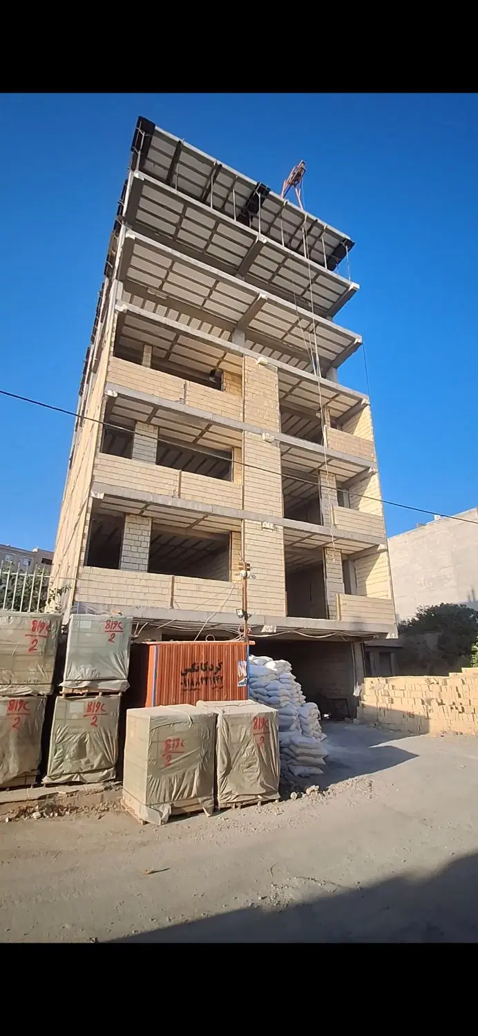 میدان نیایش۱۳۵ متری