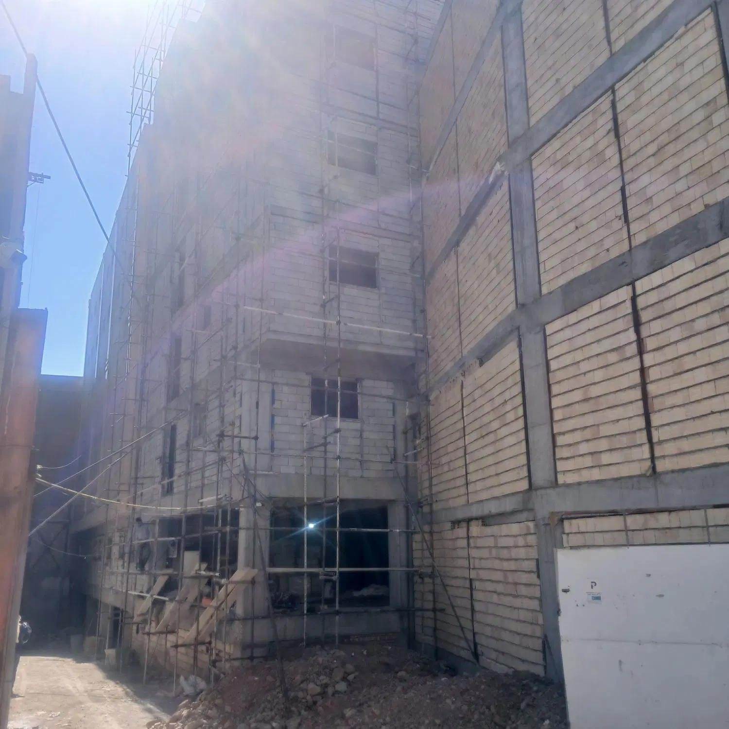فروش اپارتمان عارف قوش داشی۱۴۰مترسند۶دانگ