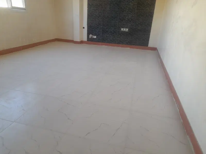 اجاره واحد آپارتمانی طبقه اول روی پارکینگ