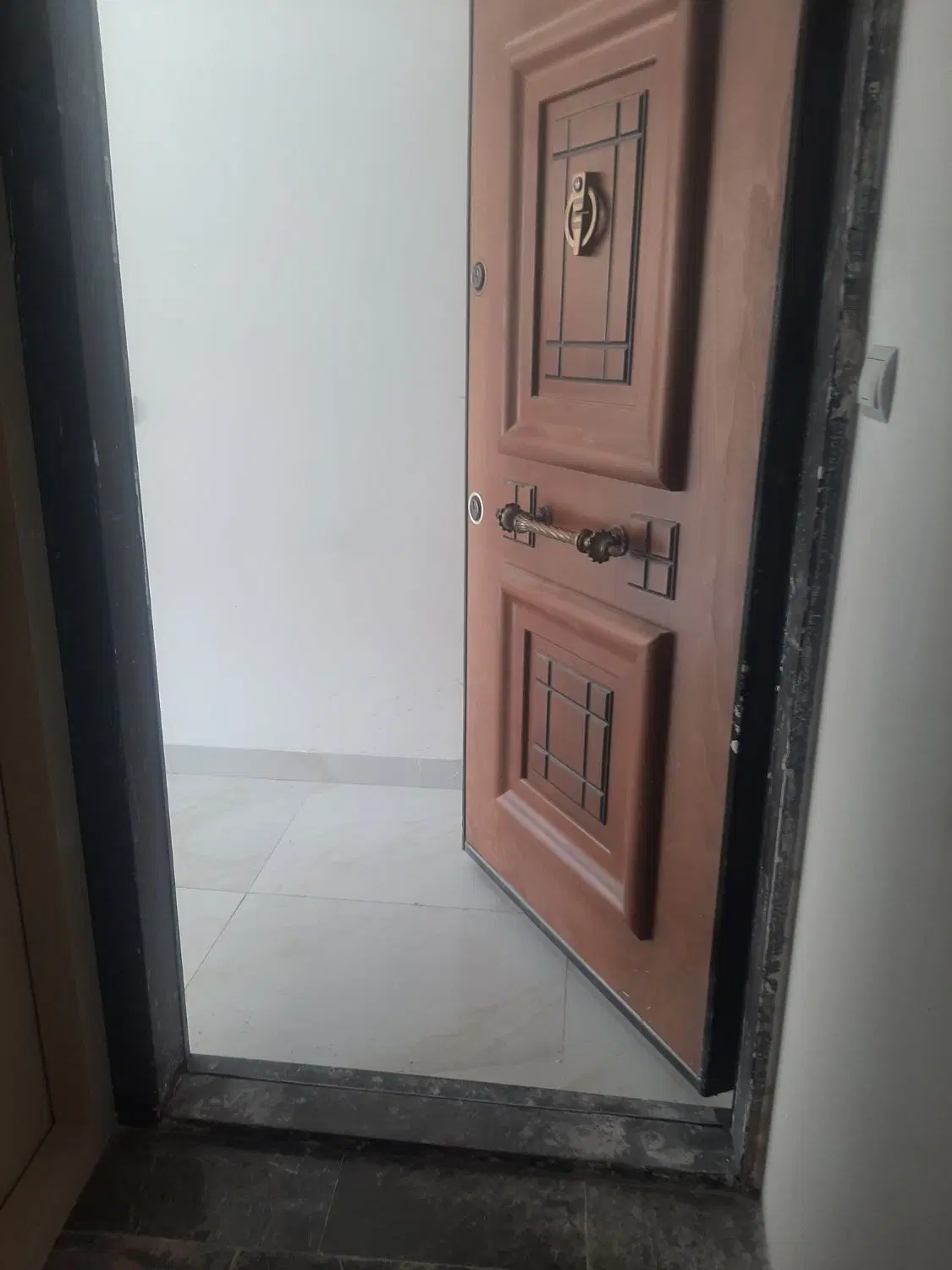 رهن کامل ۱۷۰ متر سه خواب استانداری