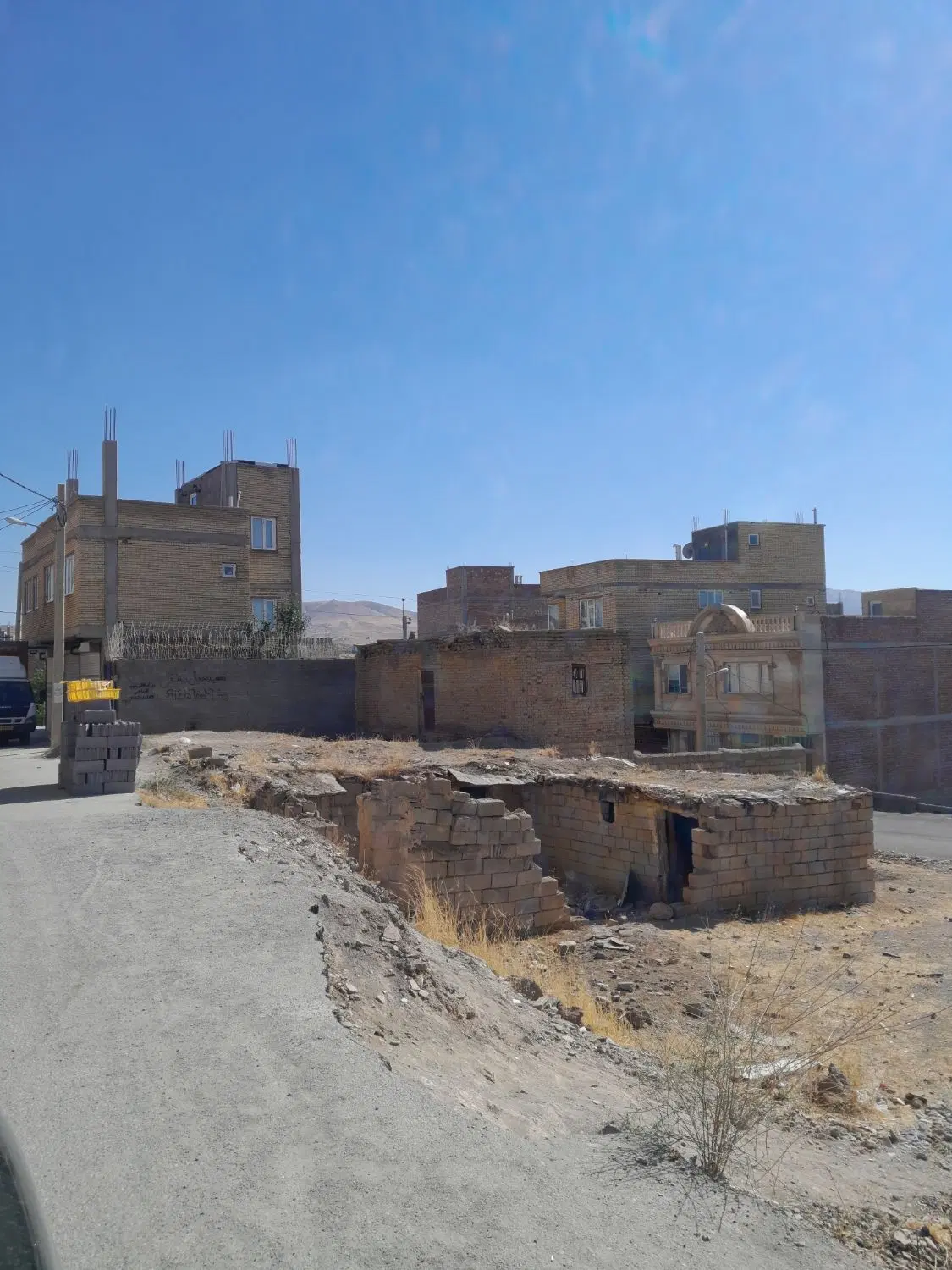 زمین تازاباد