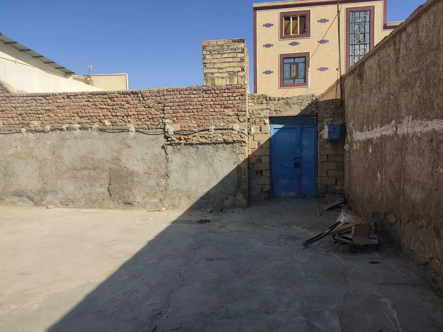ملک کلنگی خرمشهر۲ داخل میلان