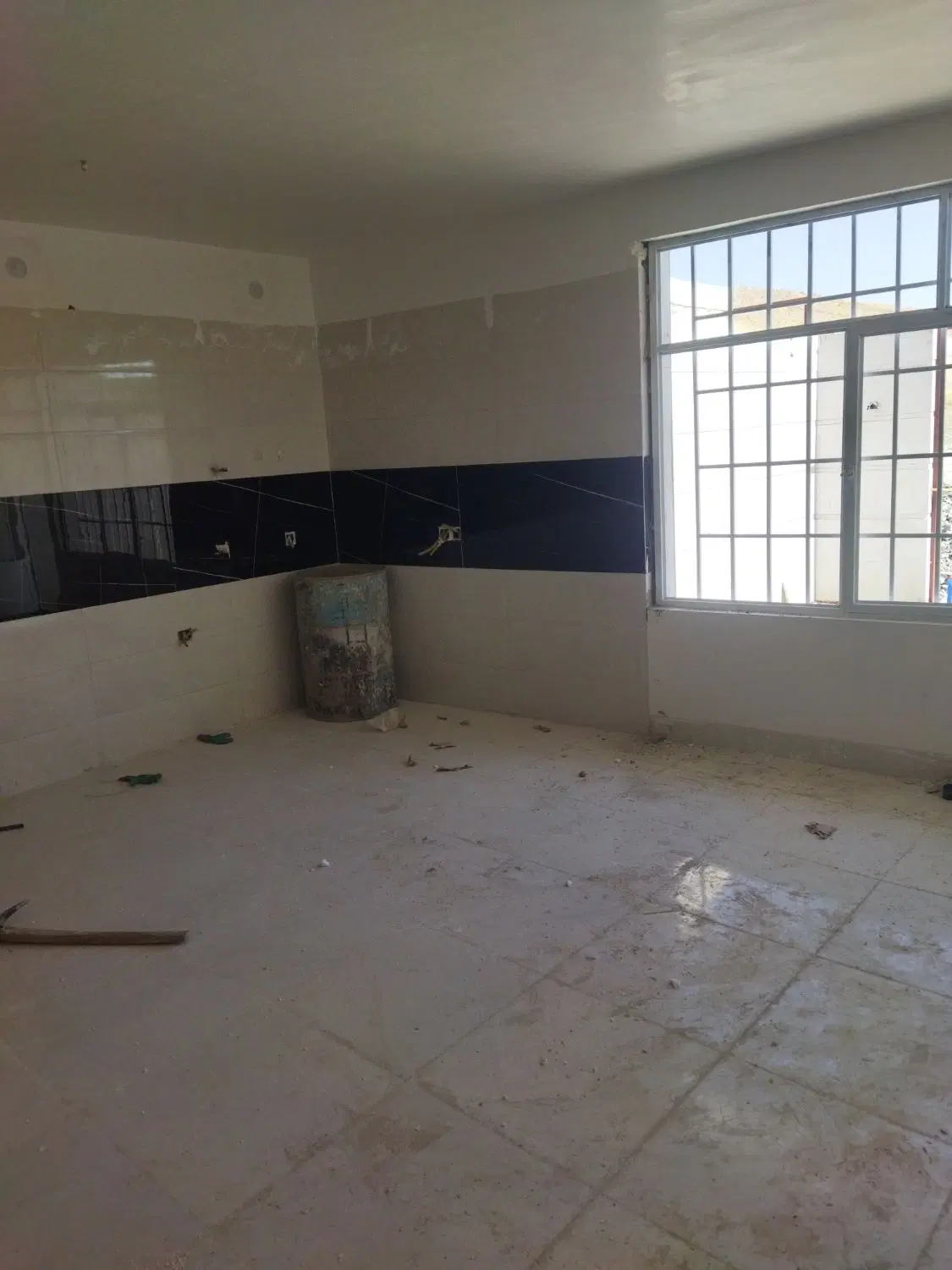 خانه  هم  کف  حیاط  دار   کلید   اولی