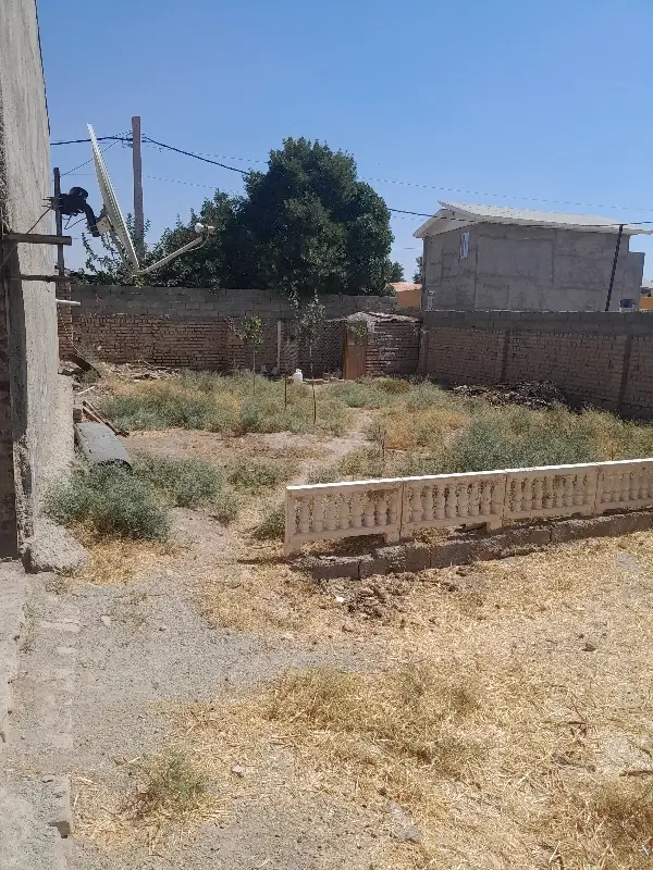 زمین چهار دیواری