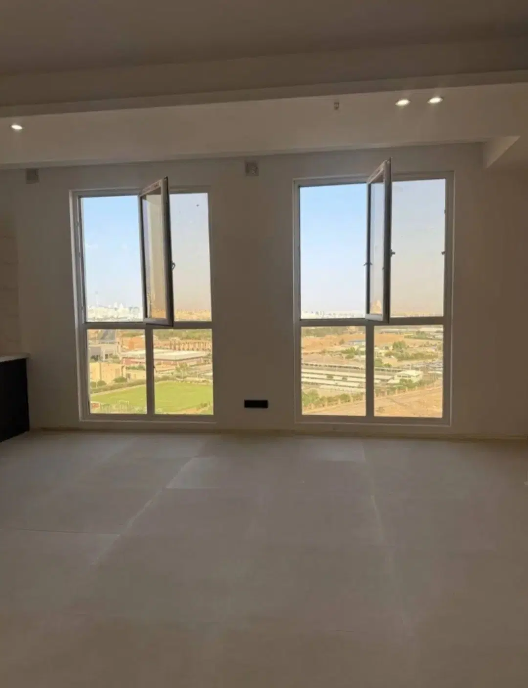 واحد پنجاه متری دریاچه چیتگر