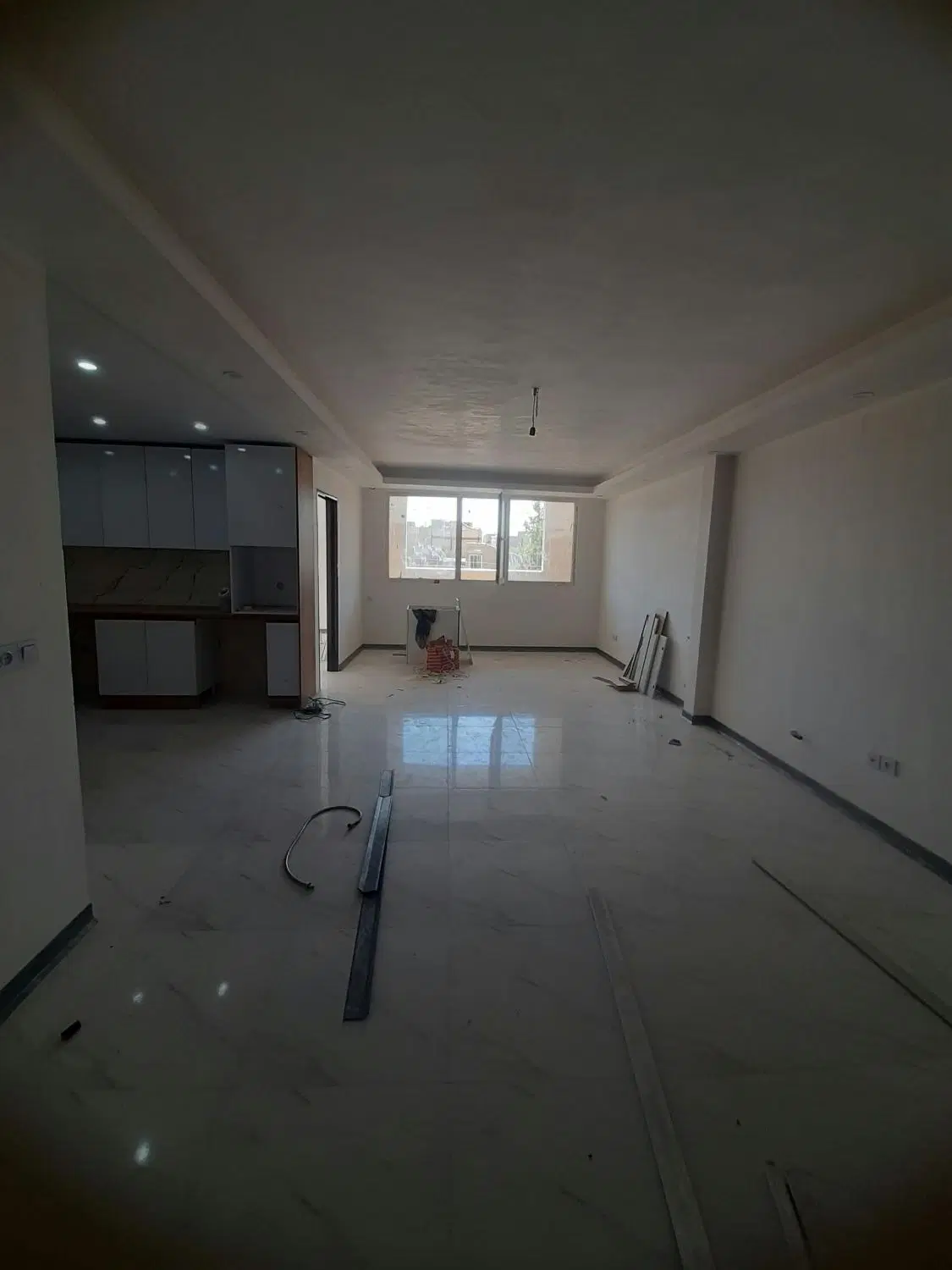 آپارتمان نوساز 100 متری پارکینگ دار