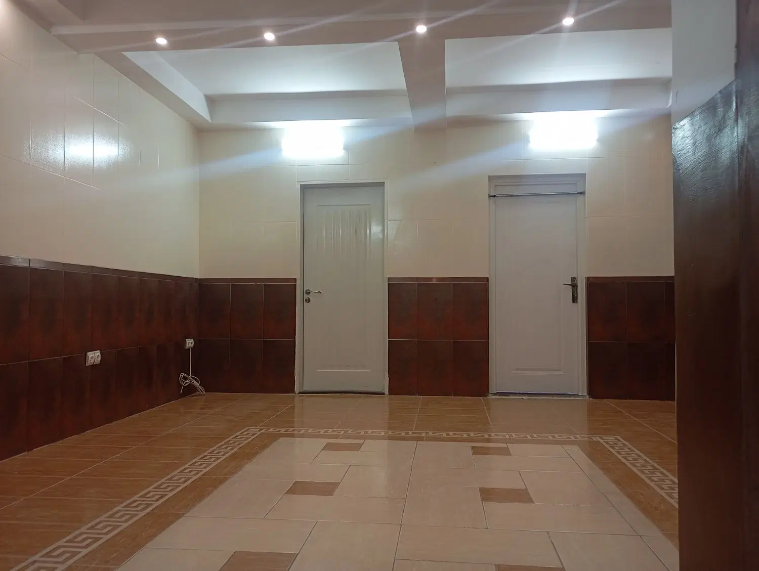 خانه دربست با دو درب مستقل