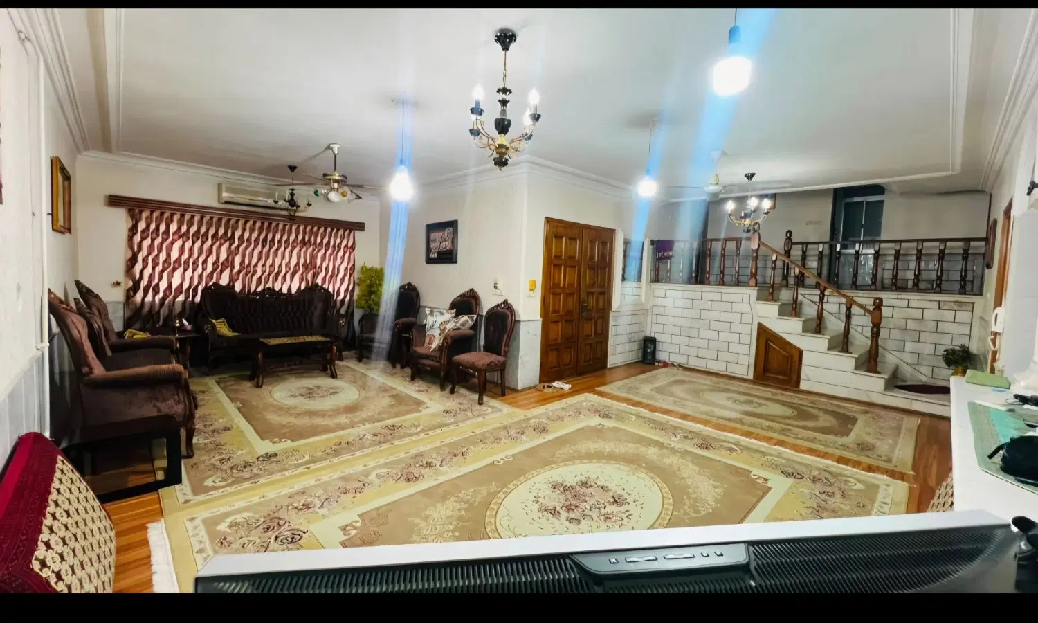 فروش ساختمان دو طبقه ویلایی در بهترین نقطه مینودشت