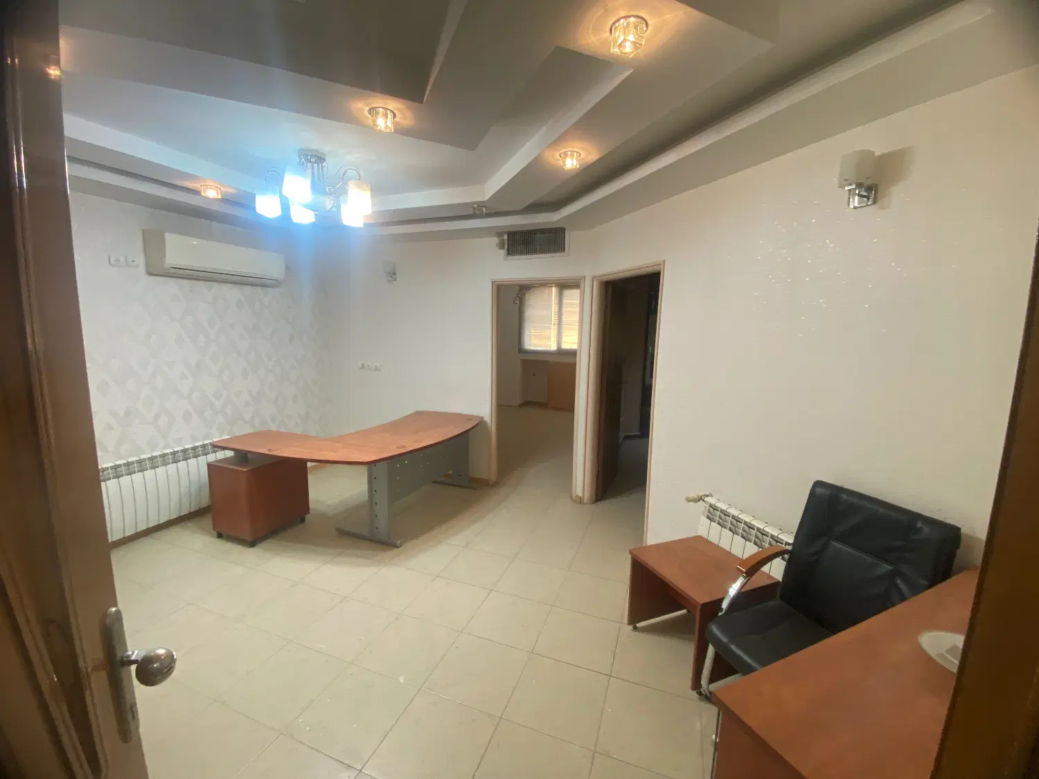 اجاره دفتر کار ۶۵ متری، ۲ اتاق پرنور ، مبله