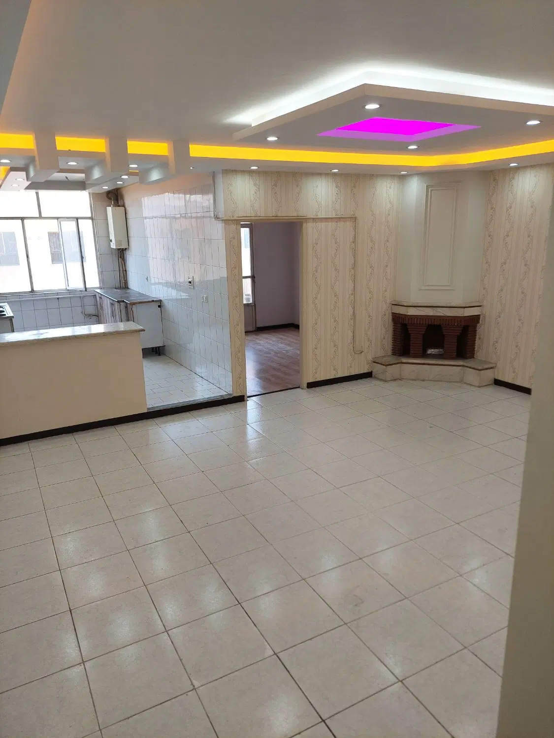 85متر سندتکبرگ 17 شرقی طبقه 2_5 سمت افتاب
