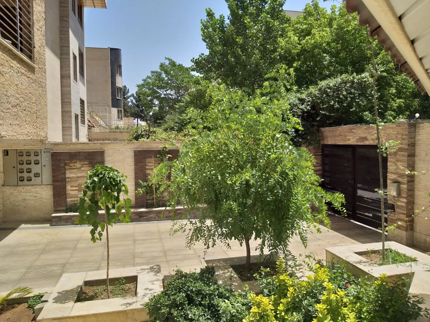 گلشهر_فروش یک طبقه ویلایی دربست و مستقل_تاپ لوکیشن