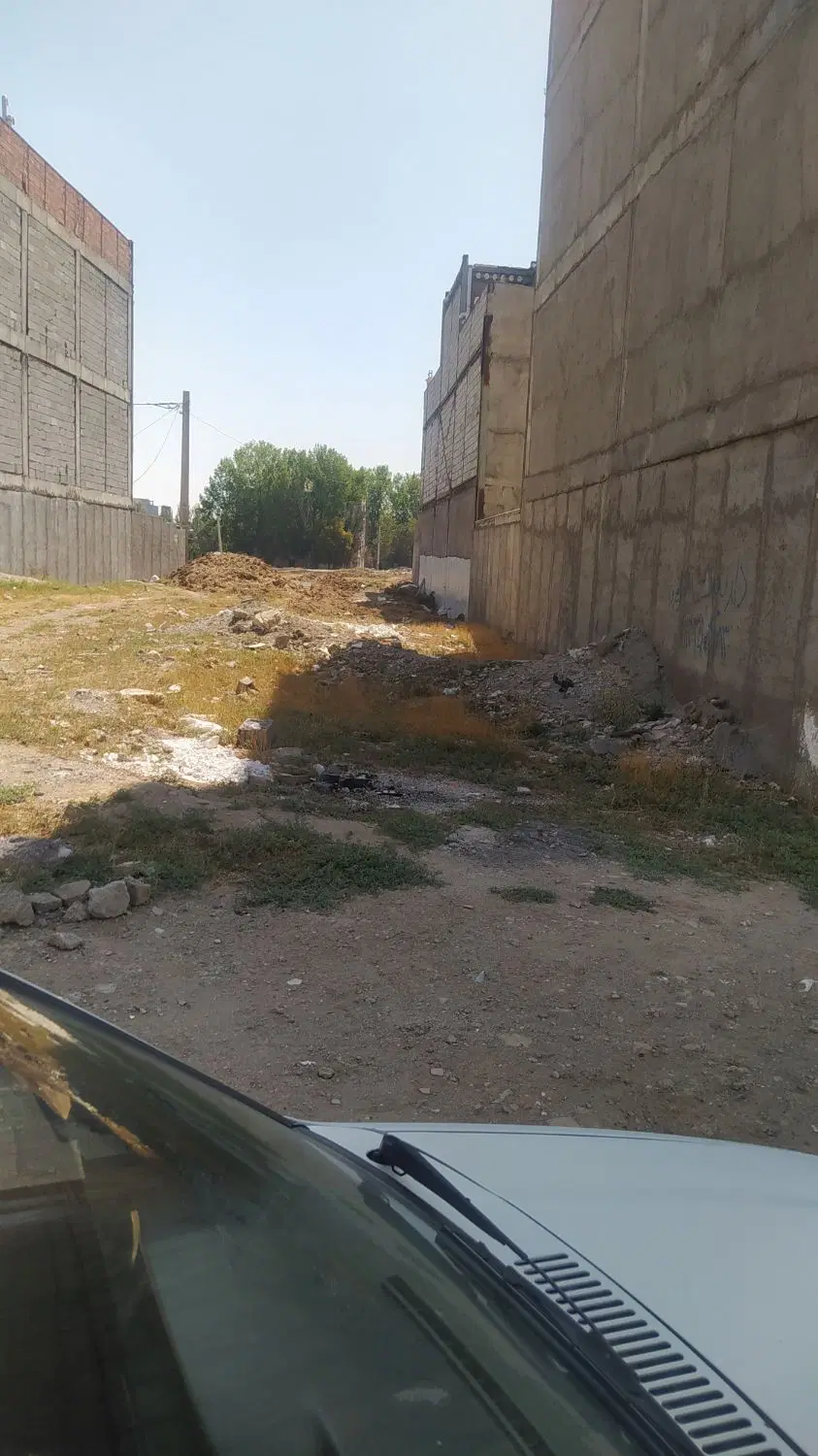 زمین فروشی