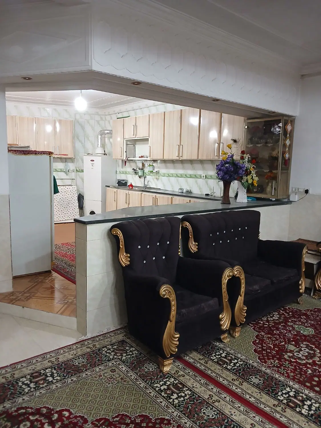 نیم طبقه تک خواب پشت برج دوقلو