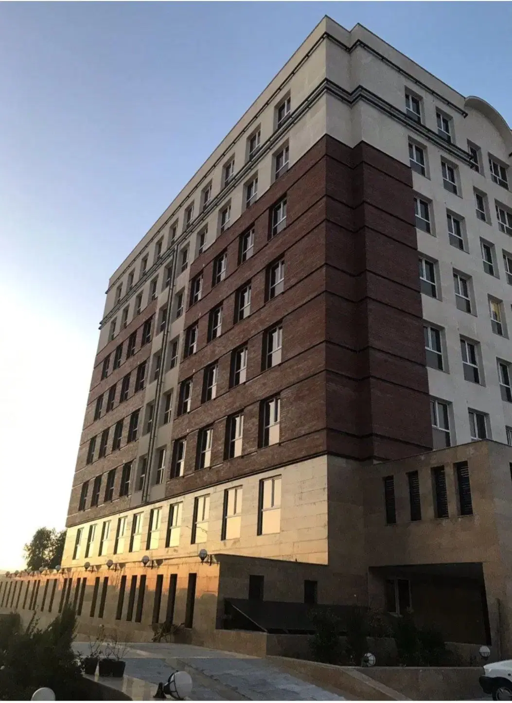 پارکینگ مسکونی یابان رجب‌زاده شمالی