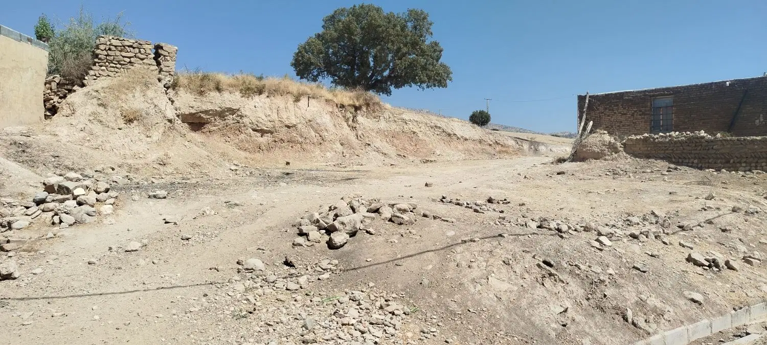 زمین داخل روستا