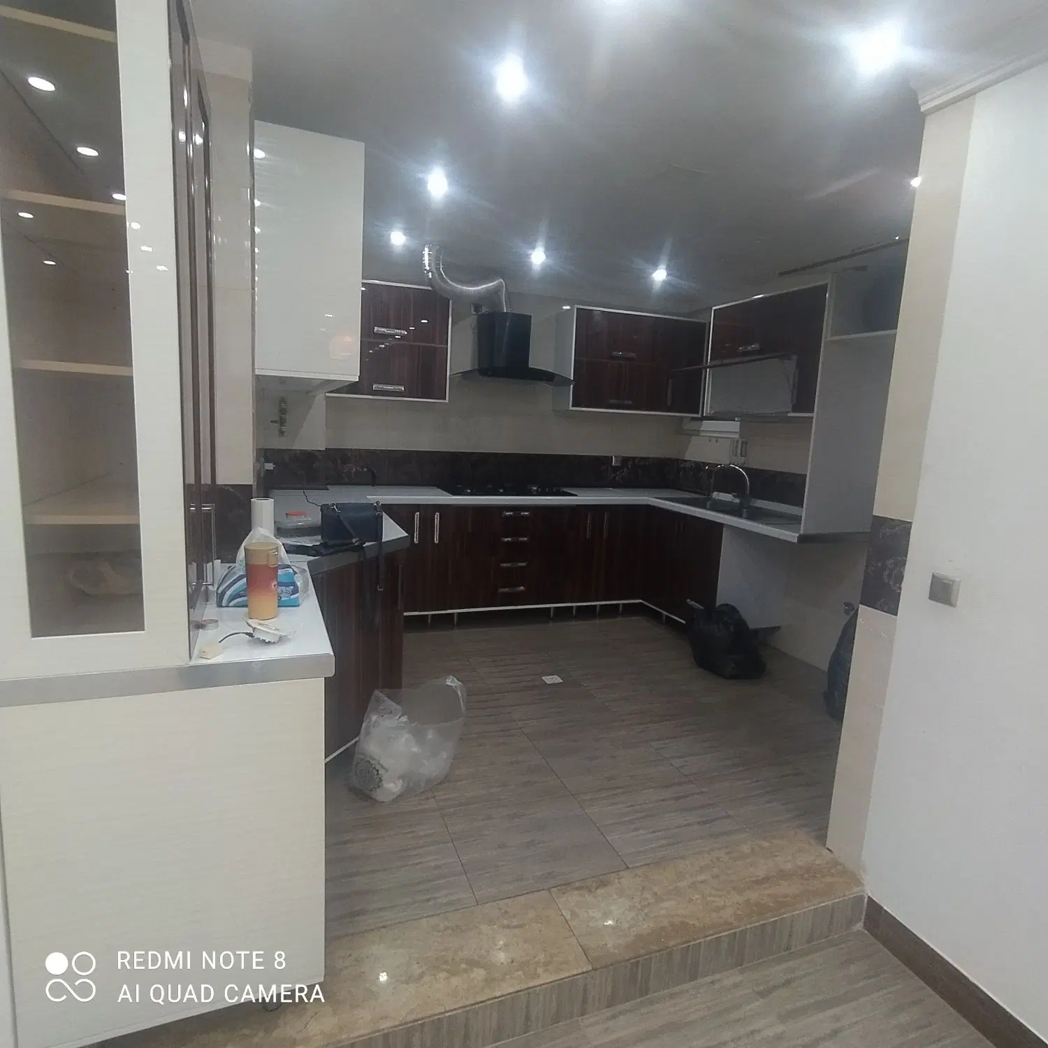 واحد ۱۲۰ متری عاشوری