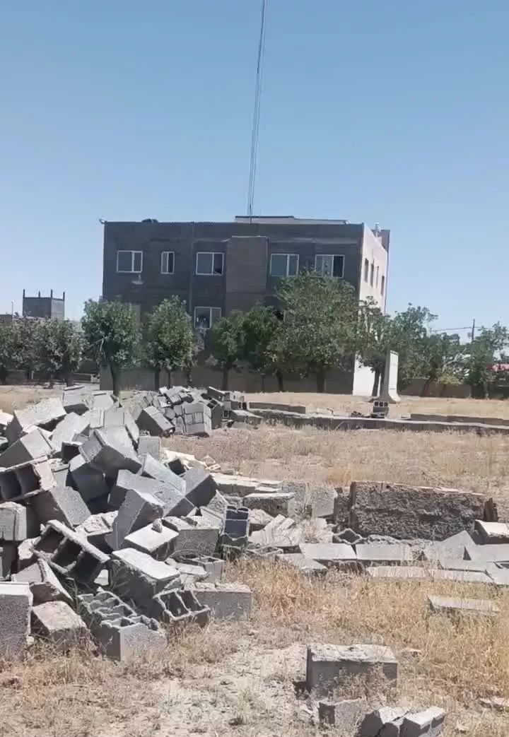 860 متر زمین به همراه 380 متر پروانه در سه سقف