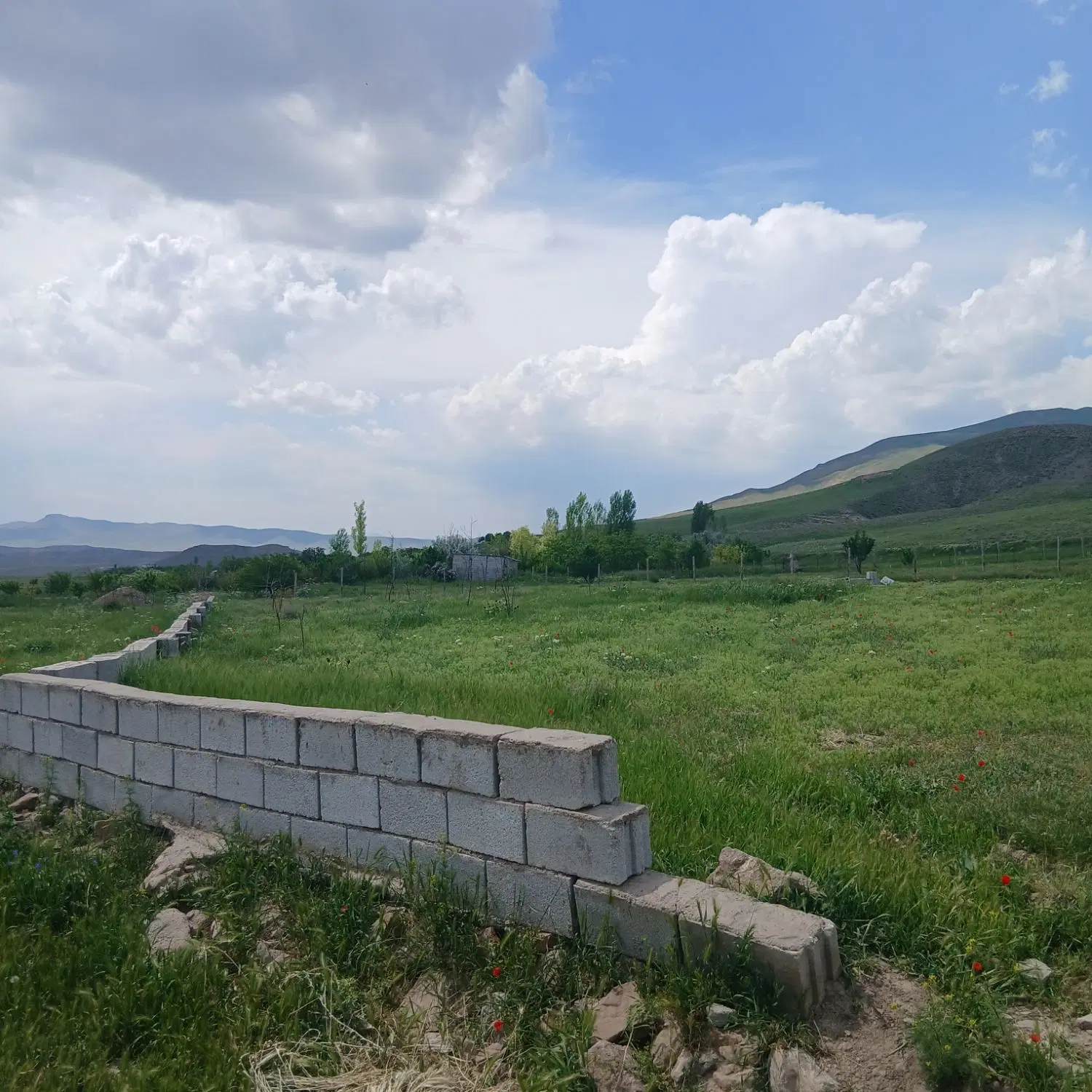 یک زمین ویلایی در اسپیران با متراژ ۱۰۰۰ متر