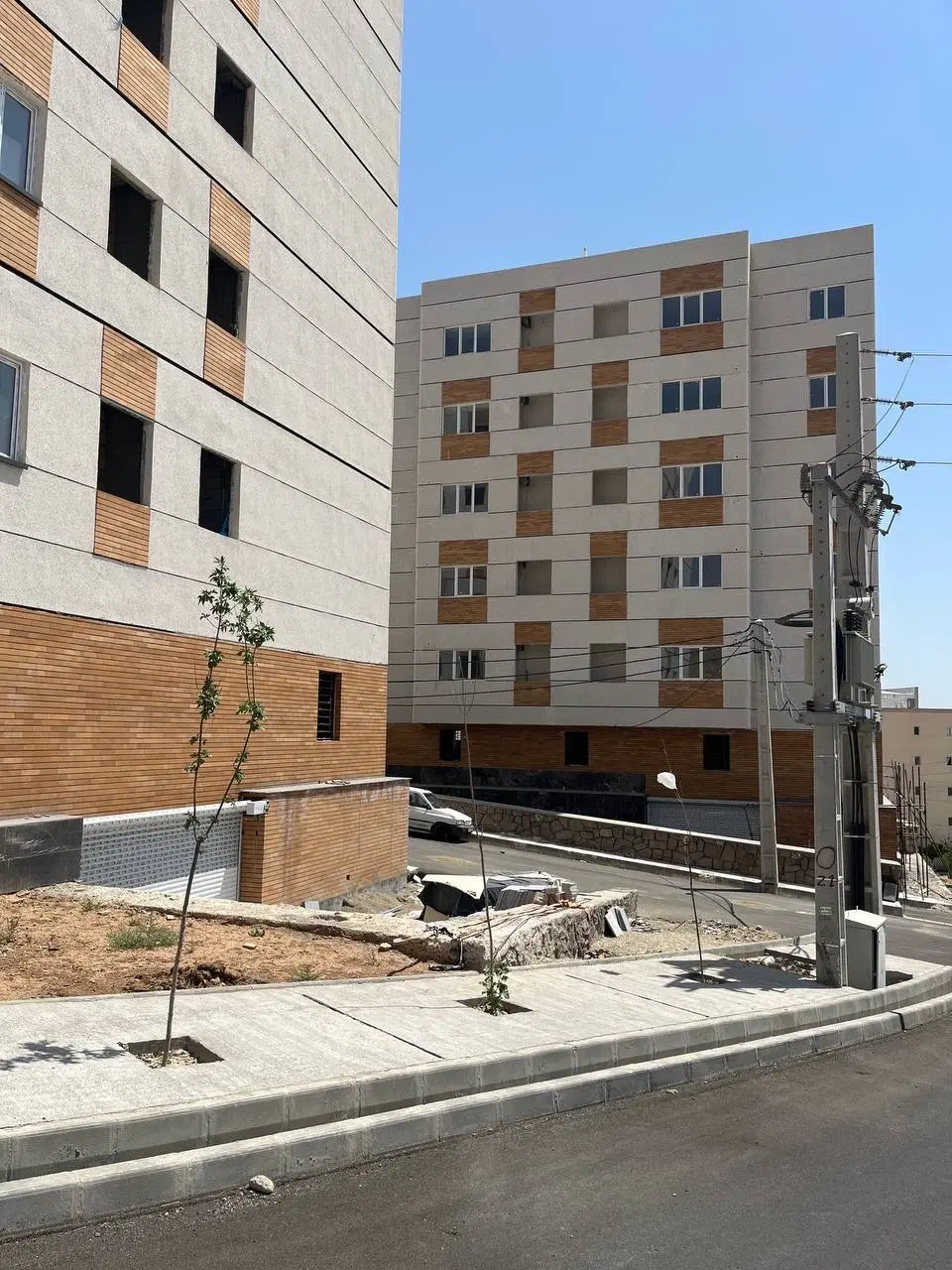فقط با ۴۰۰ میلیون صاحب خانه شوید