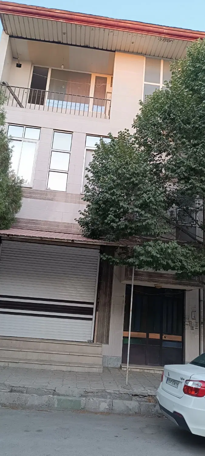 خانه سه طبقه و چهار واحد در معلم