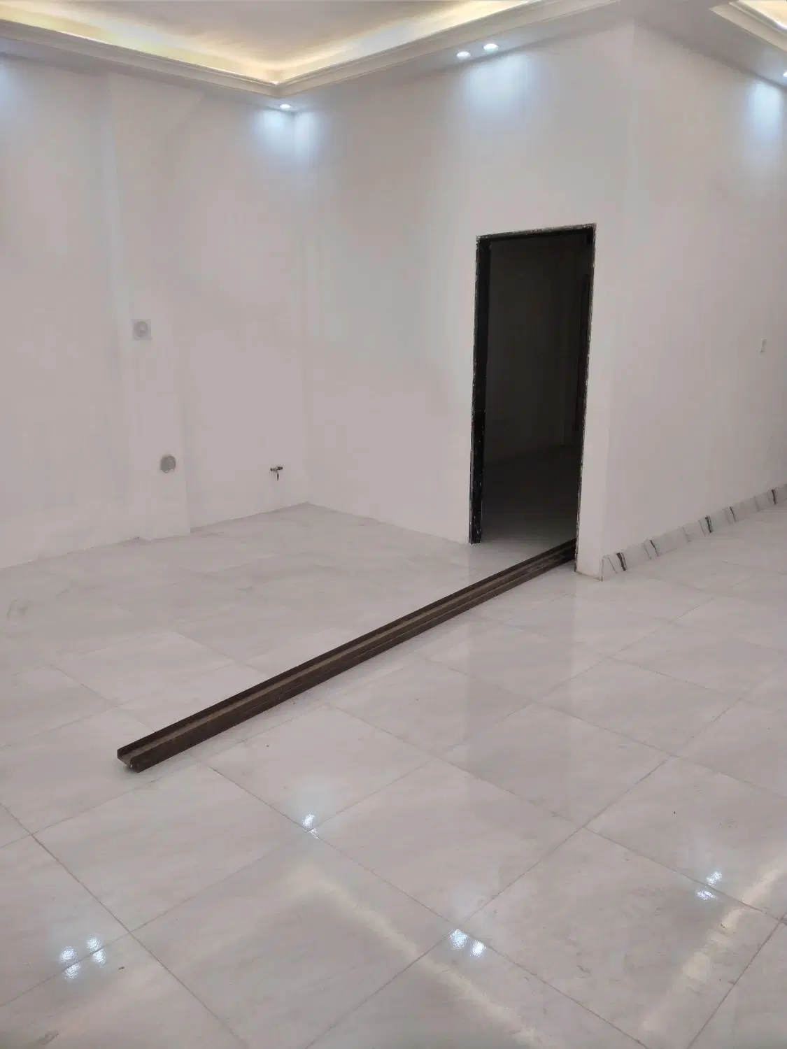 آپارتمان ۶۰ متر مفید همکف صفر