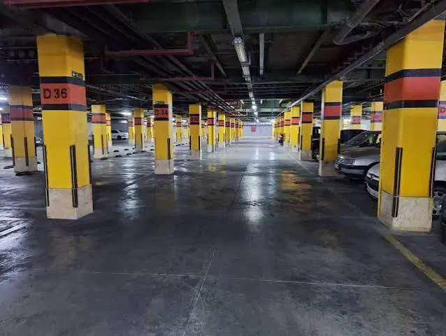 پارکینگ با نگهبانی 24ساعته