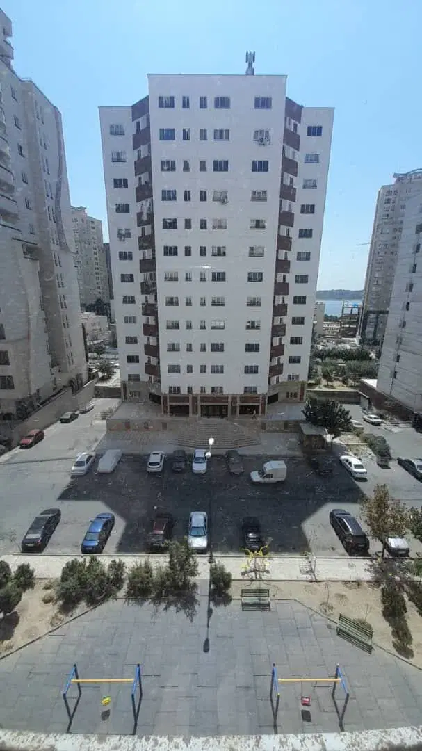 برج قائم ۷۵ متر ۲خوابه دریاچه