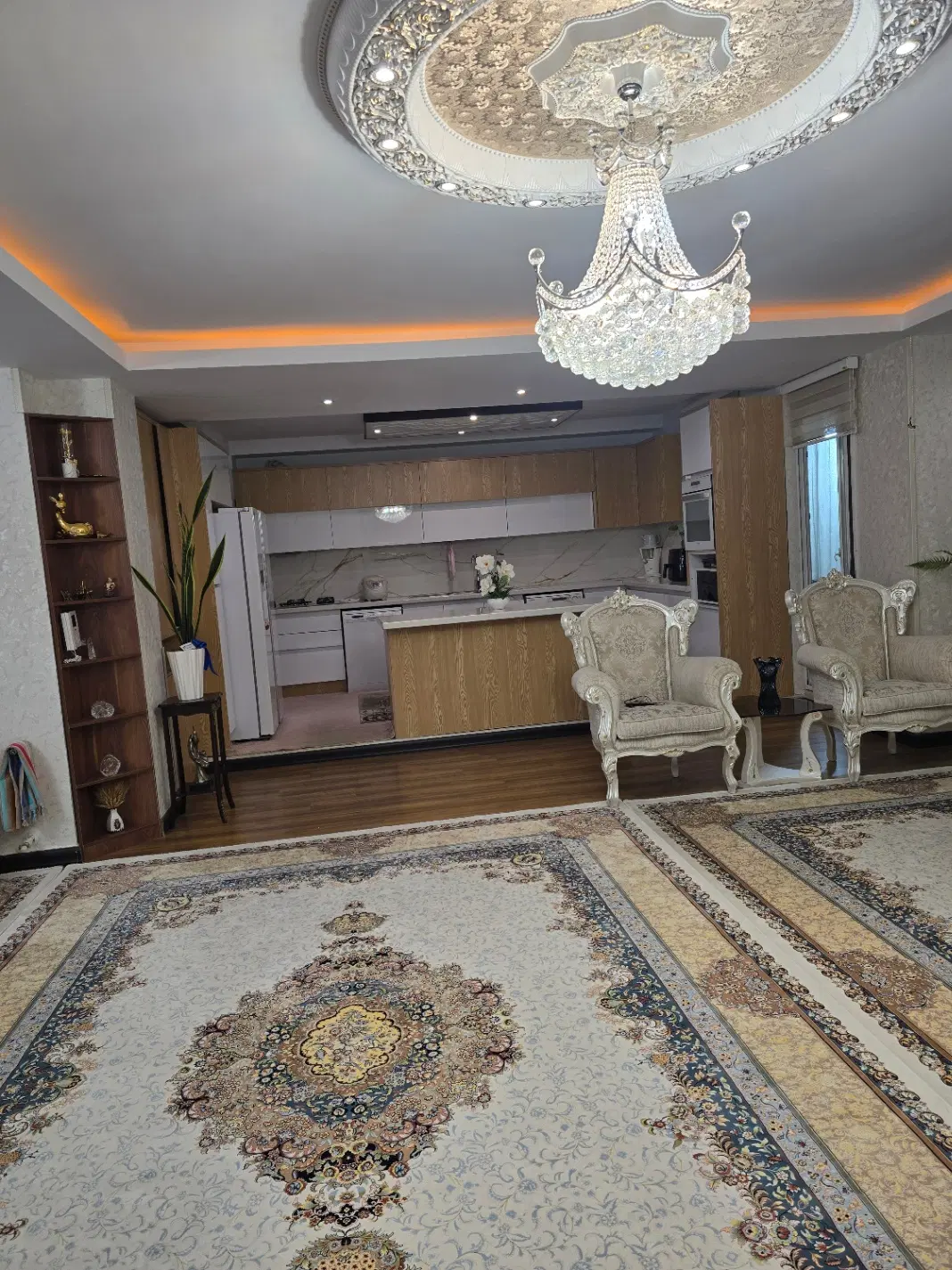 300 متر ویلایی با بر 10_ قابل تهاتر