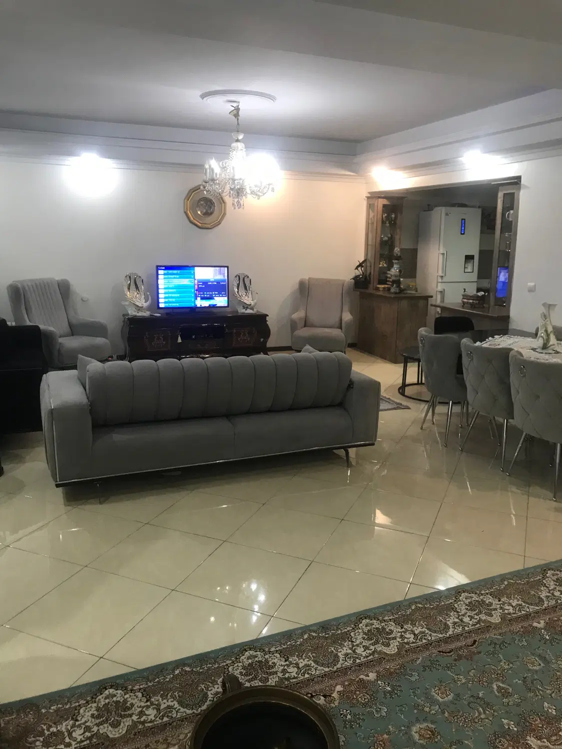 ۱۰۶ متری باشگاه