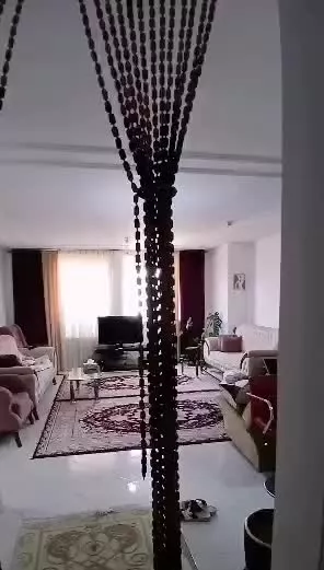 آپارتمان دو‌خواب ۱۱۵ متری صدرا فاز یک سند تک برگ