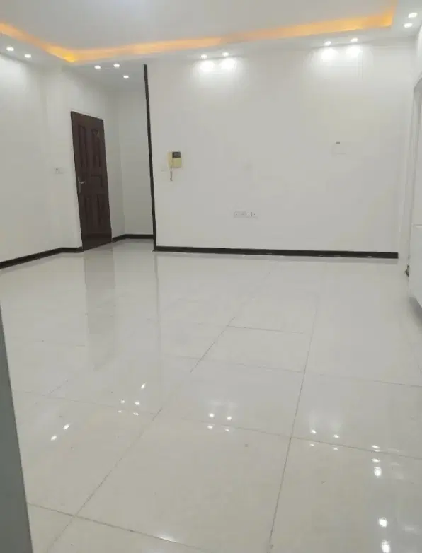 ۷۰ متر  طبقه همکف حیاط خلوت(قصرالدشت کمیل)