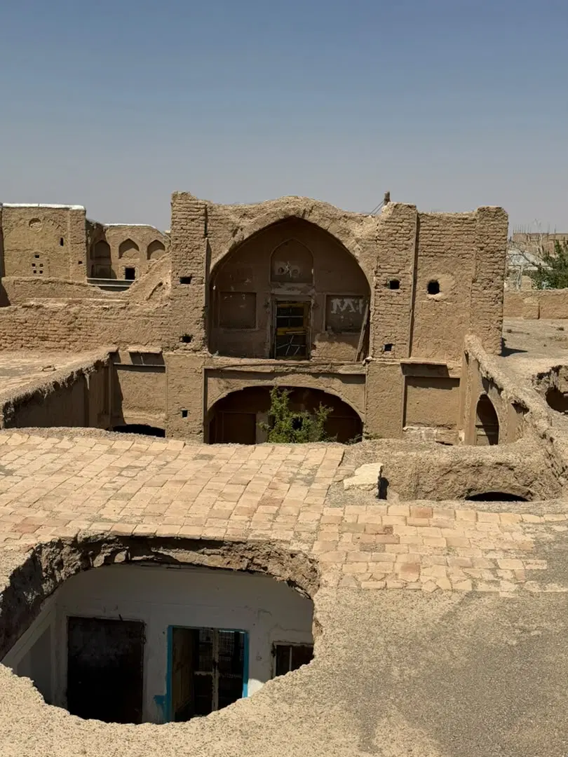 زمین پزشکان