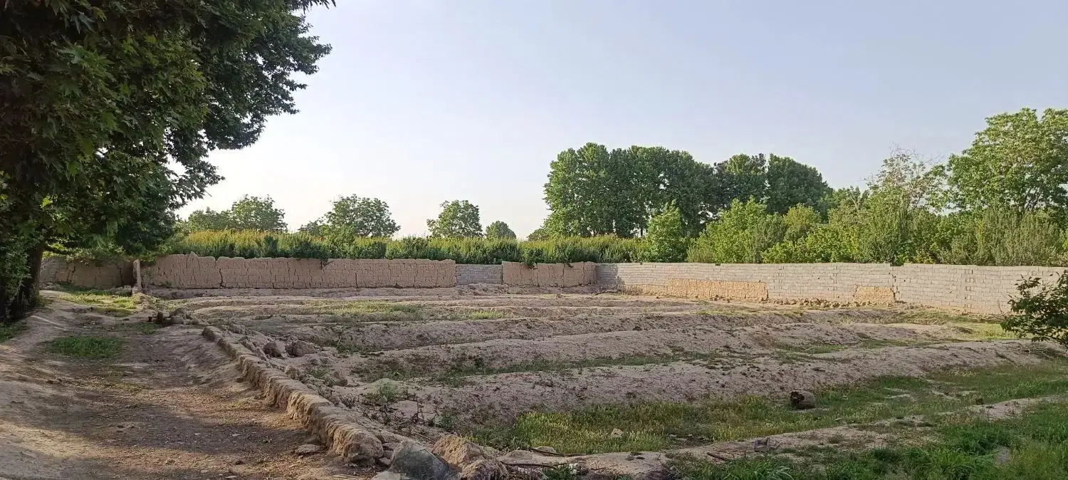 زمین چهار دیواری یبارک