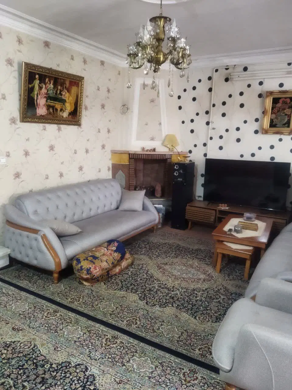 واحد ۹۰ متری فروشی