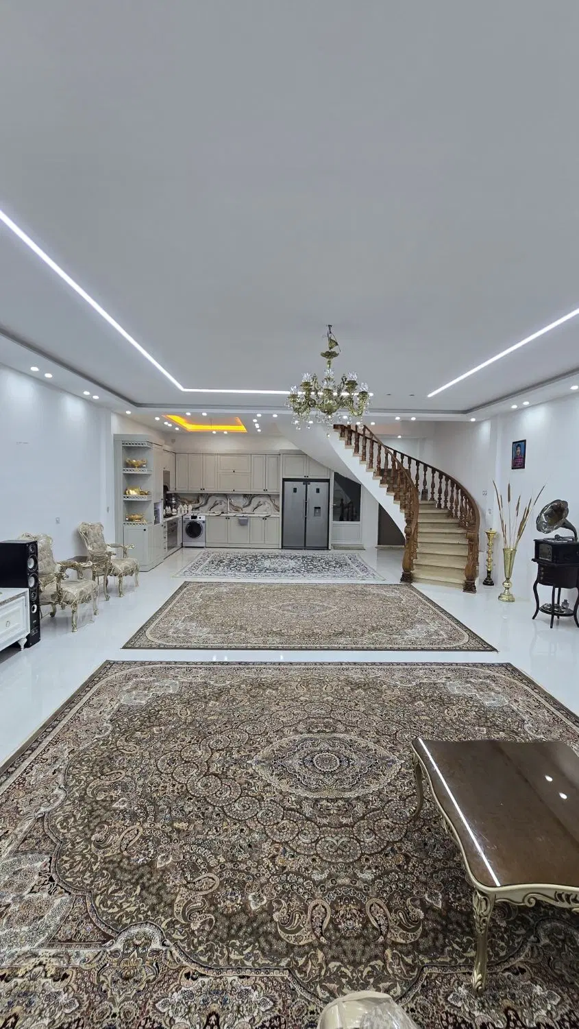 خانه ویلایی ۲۳۰متر نوساز اسلکت.  درابد