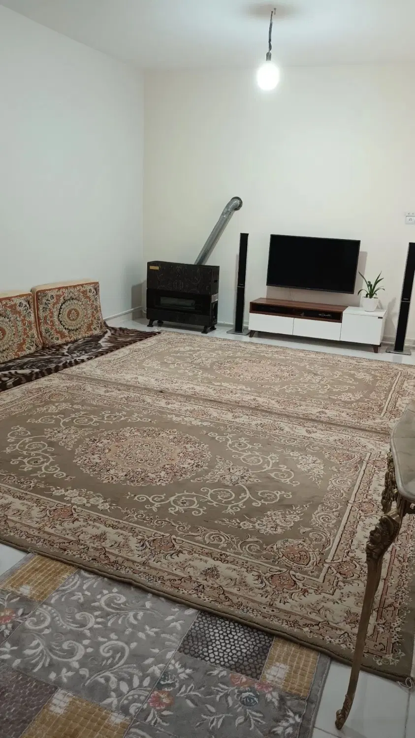 فروشی حیاط دربست