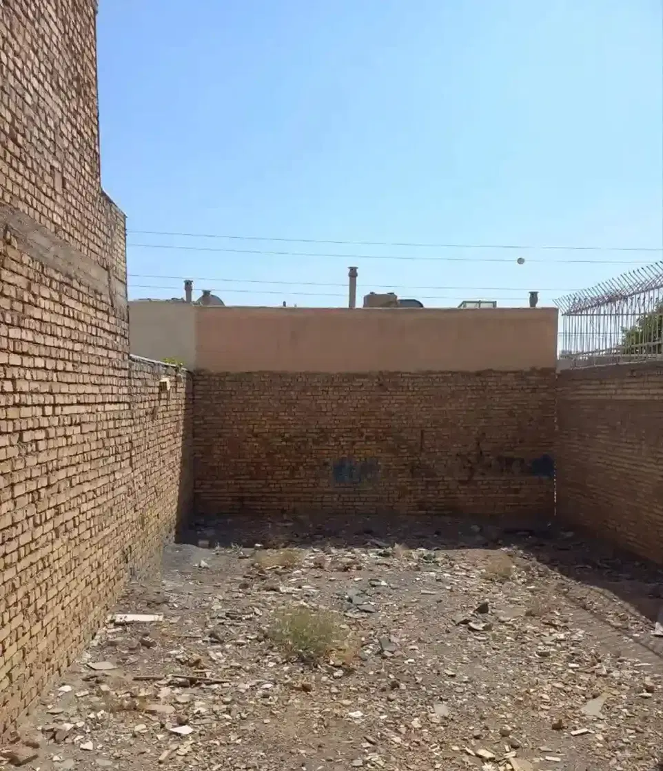 زمین لب خیابان مهدی