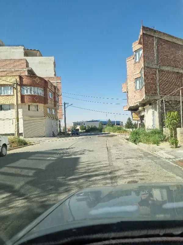 زمین ۲۰۰ متری