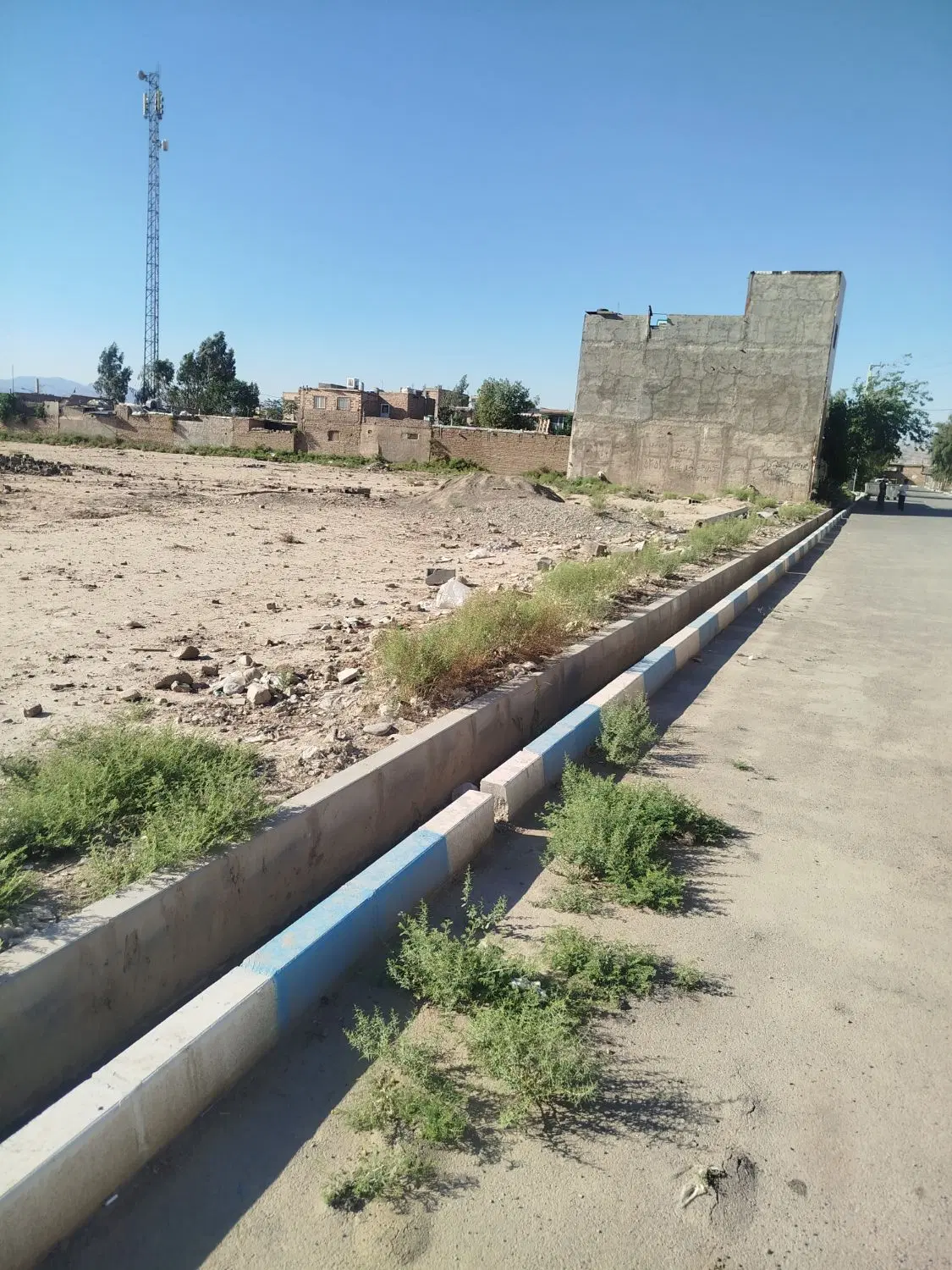 170متر زمین مسکونی با سند تک برگ