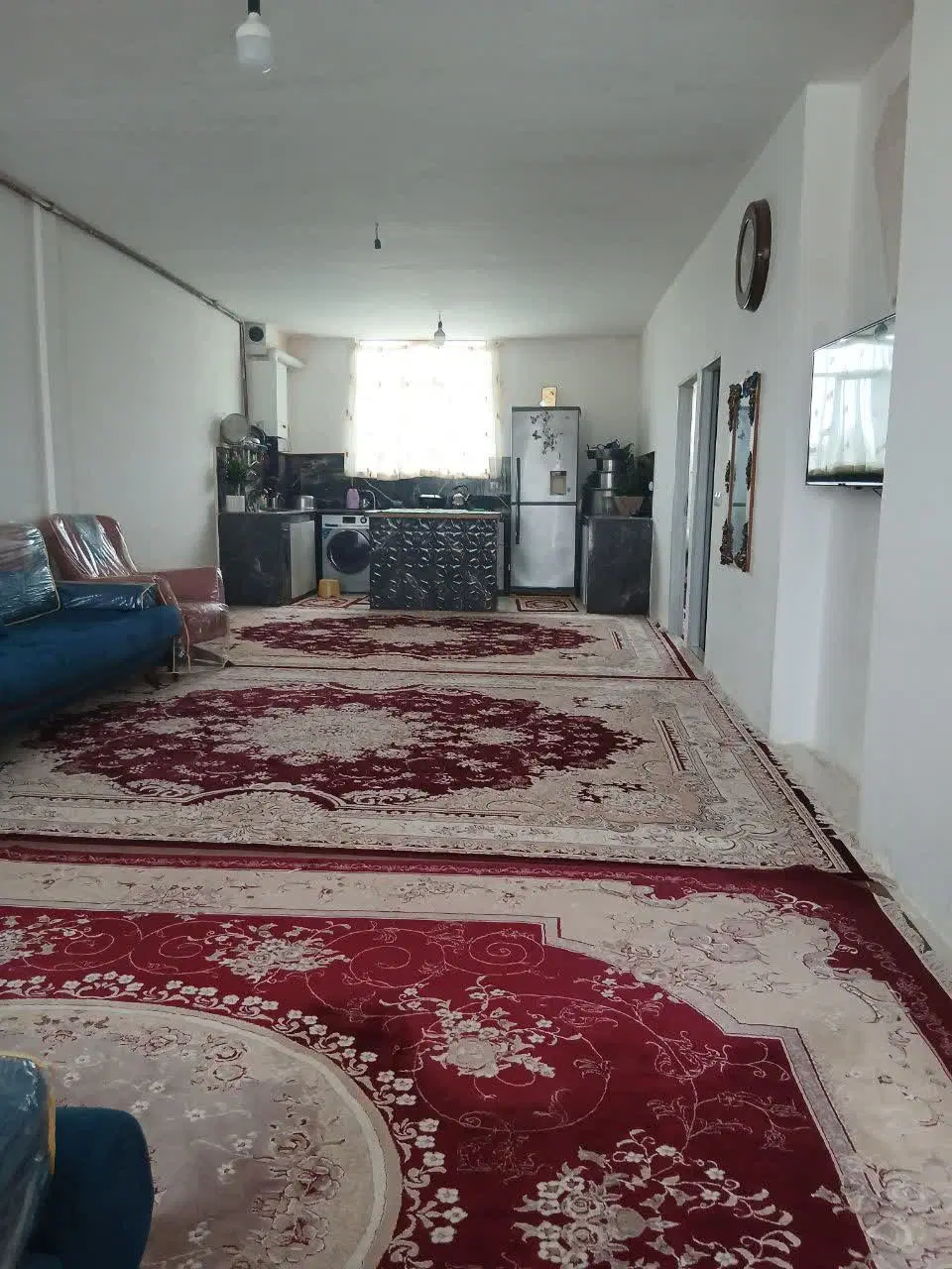 آپارتمان ۱۸۰متری طبقه۲جنب آرامگاه فردوسی ۸مترتراس