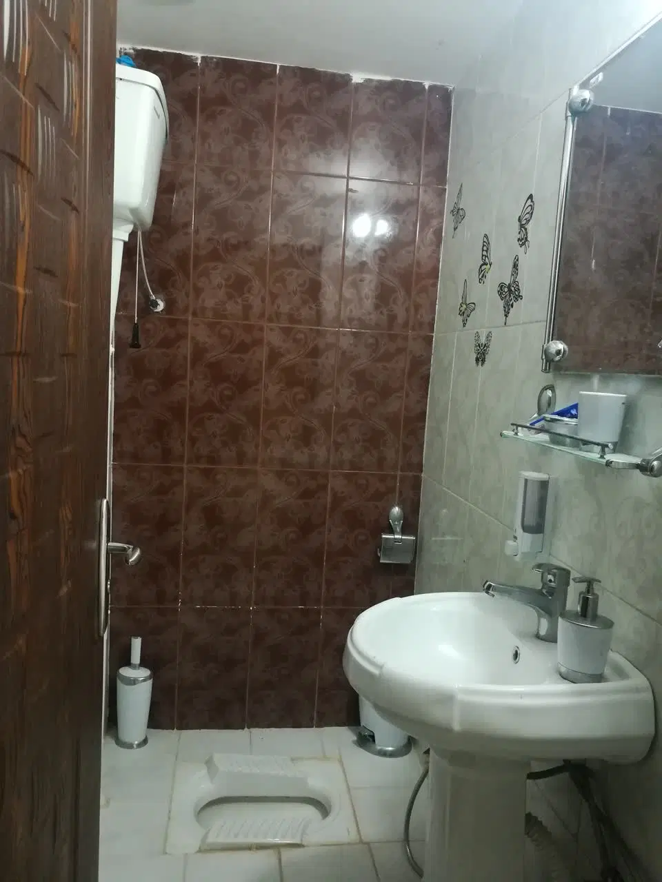 آپارتمان طبقه ۲ رو به آفتاب