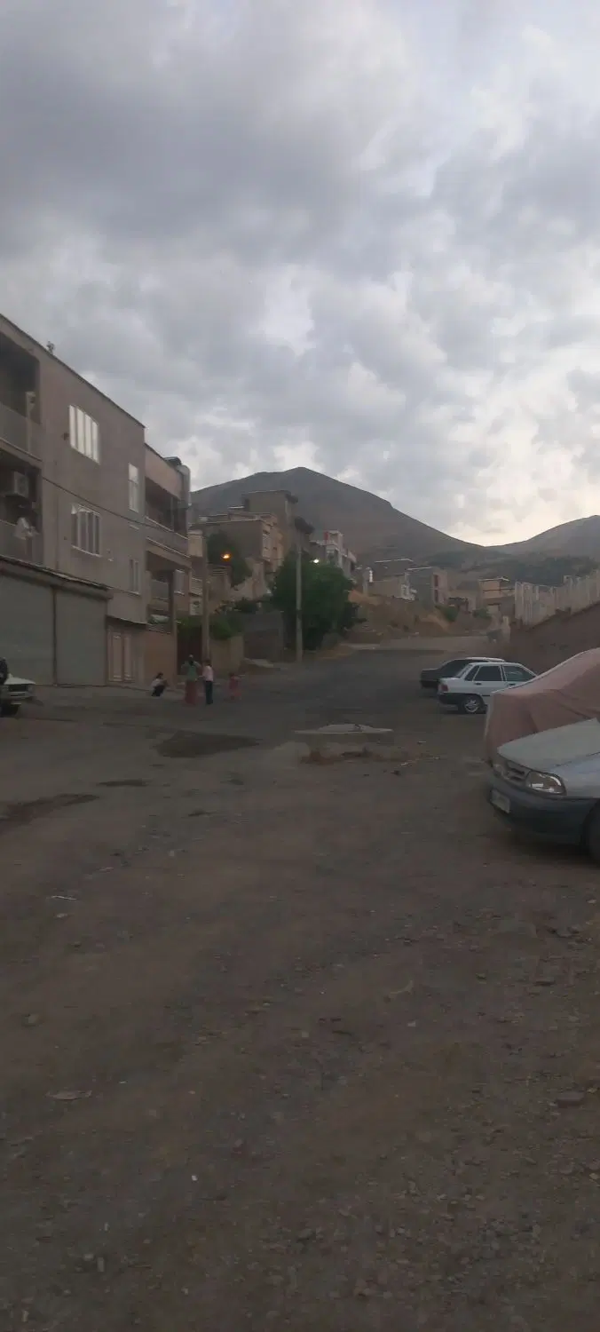 ملک کلنگی ۱۳۲متری چهار راه حاجی آباد