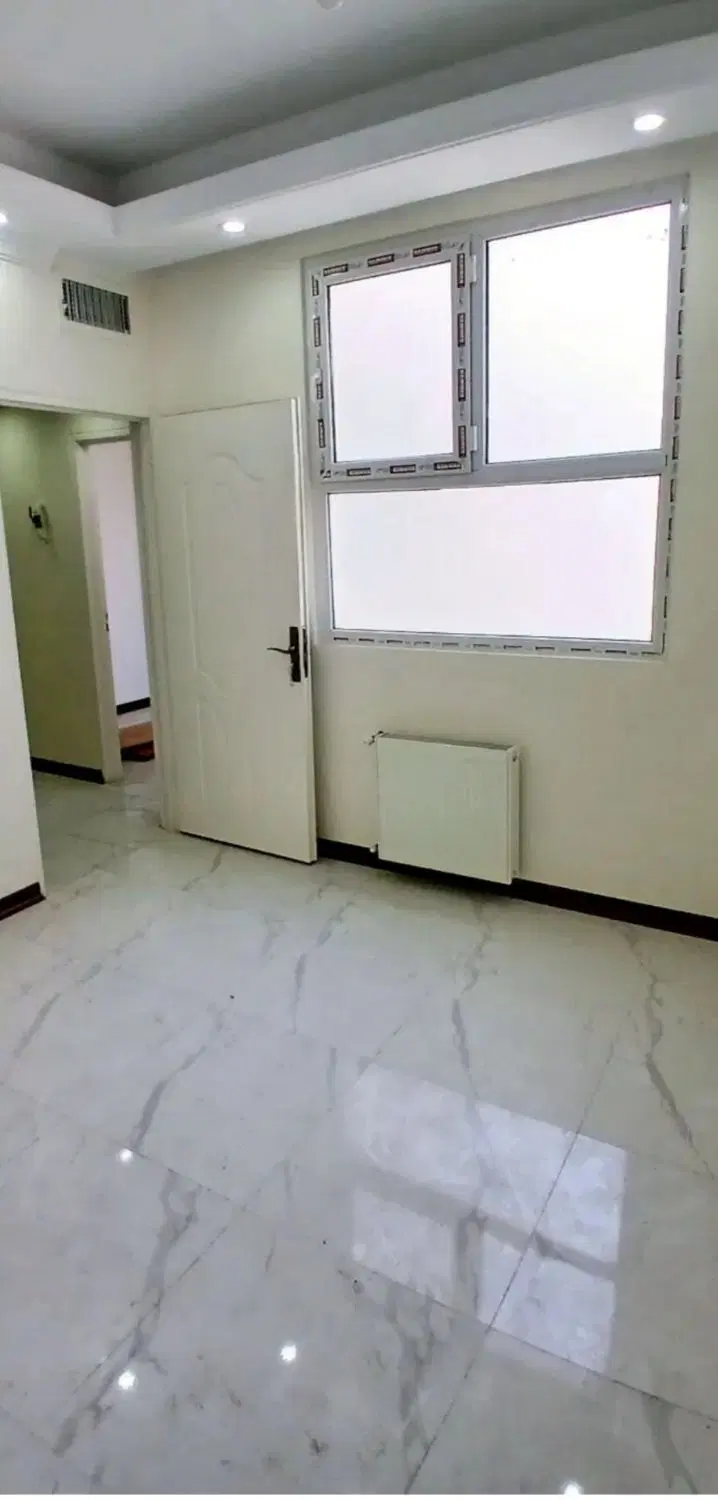 آپارتمان نوساز افسریه شمالی مالک هستم