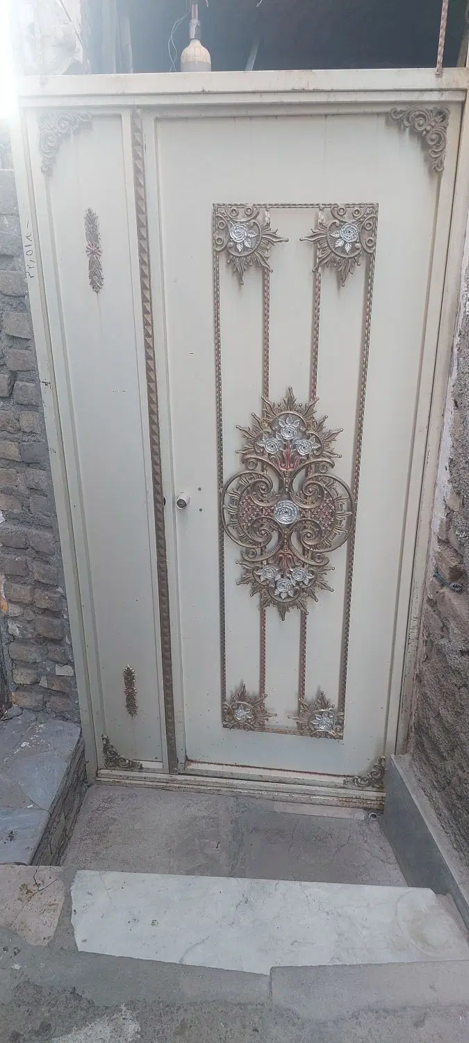 خانه کلنگی ۱۲۰ متری