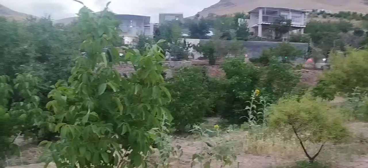 باغ ۱۵۰۰ متری درحسن اباد روی جاده اصلی