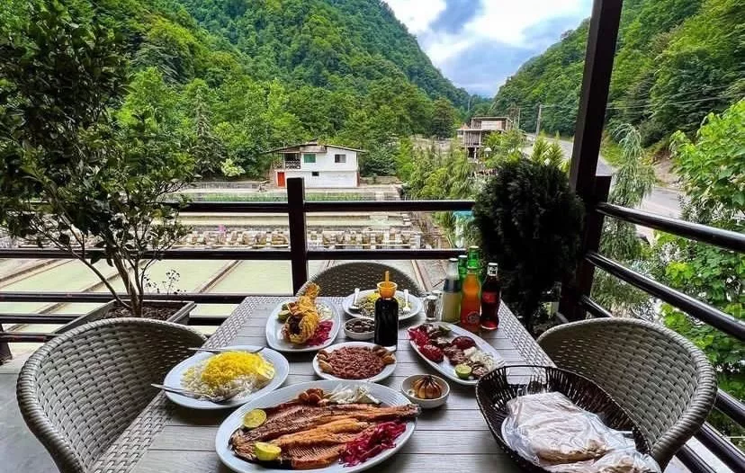 فروش مجموعه پرورش ماهی با ویلا و رستوران و ۴ مغازه