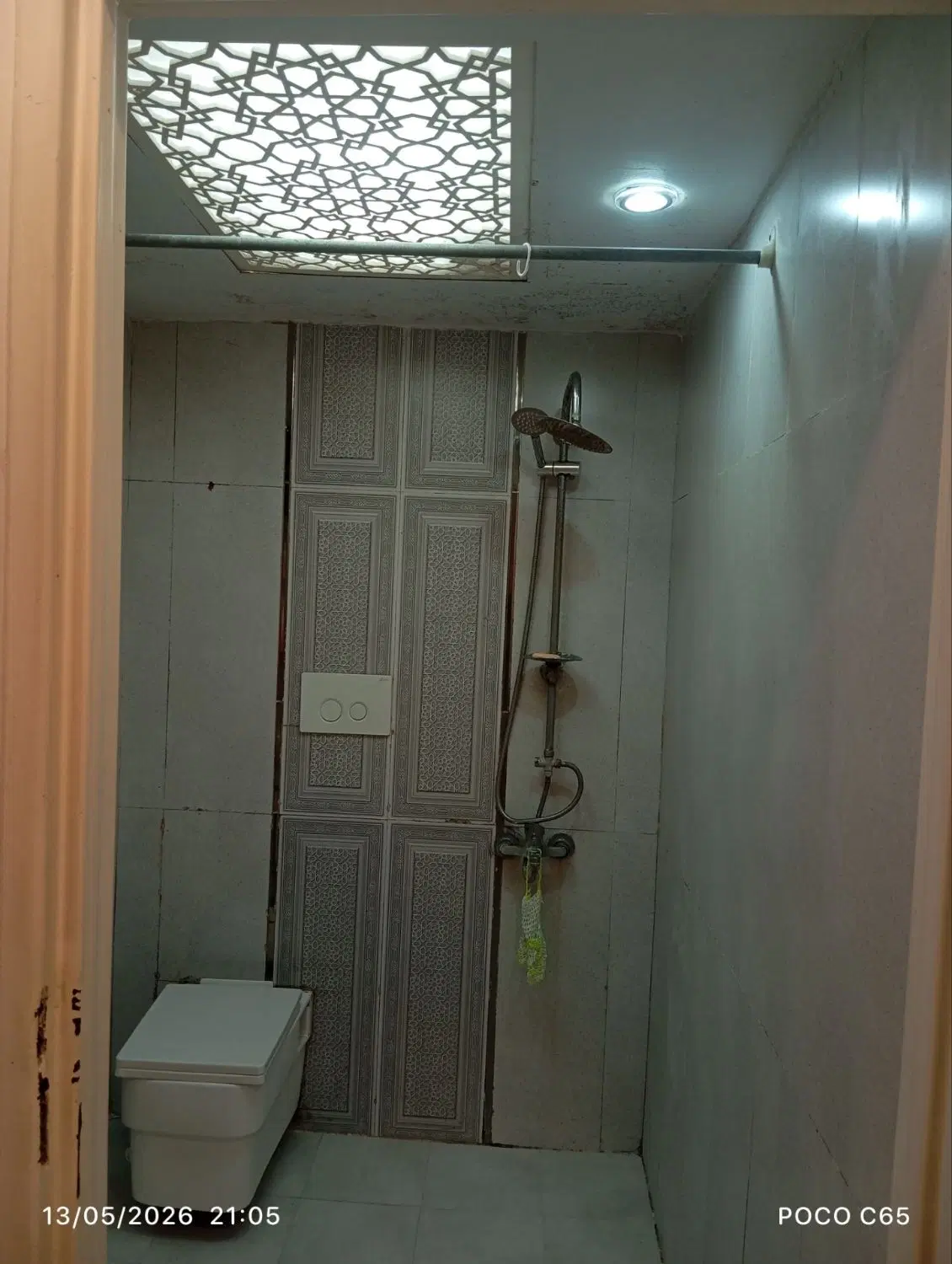 فروش خانه حیاط دار همکف وکیل آباد 6