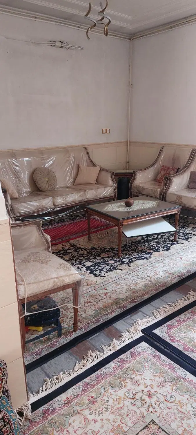 ۱۵متری سعدی۱۰۰متر۲خواب پارکینگ۴۰۰با۳